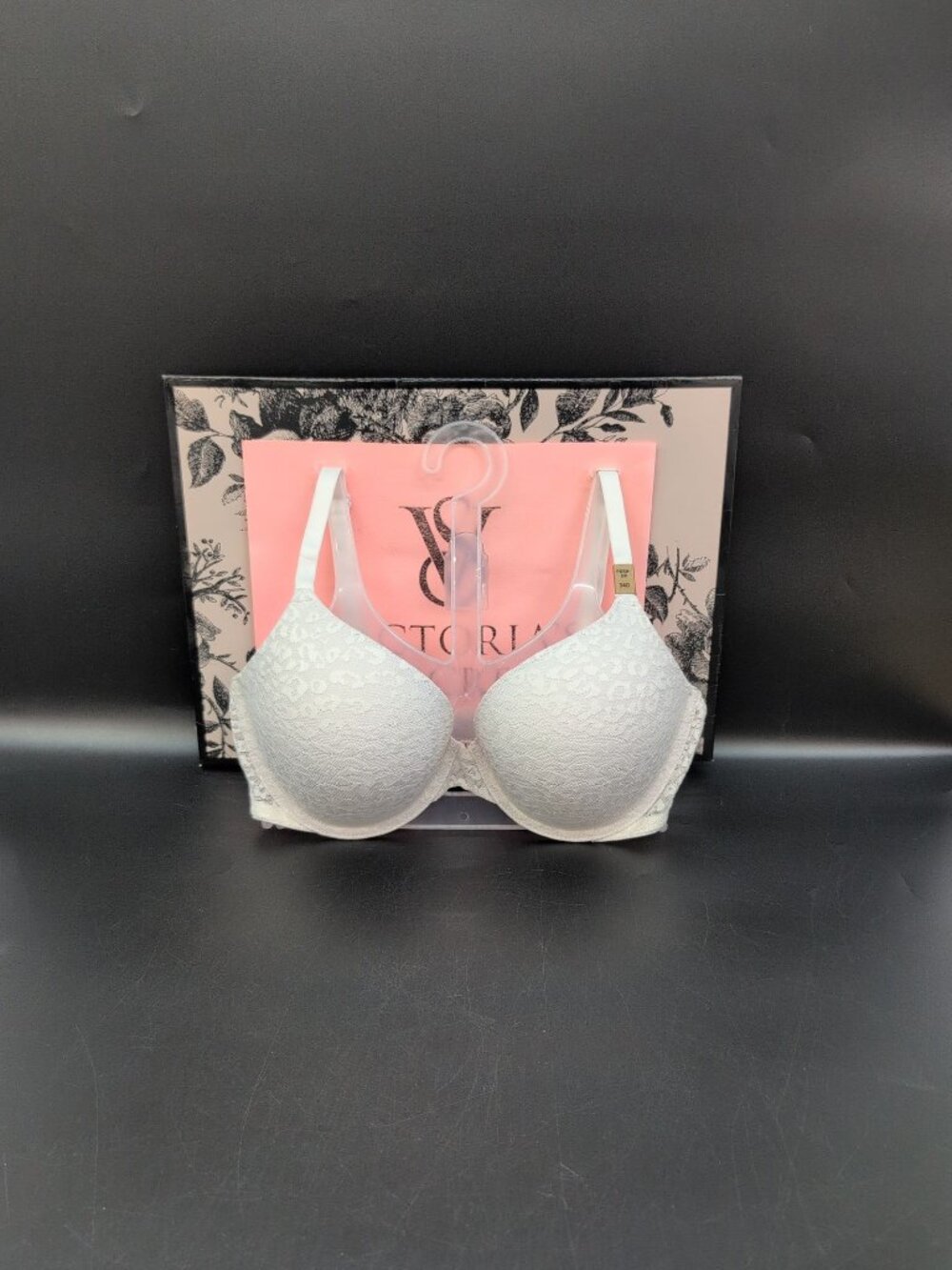 Victoria Secret Pink Wear Everywear Lace Underwire Push Up Bra 34D Coconut White